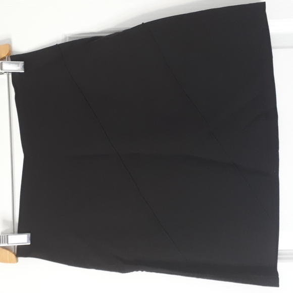 Garage Skirt - Picture 1 of 9